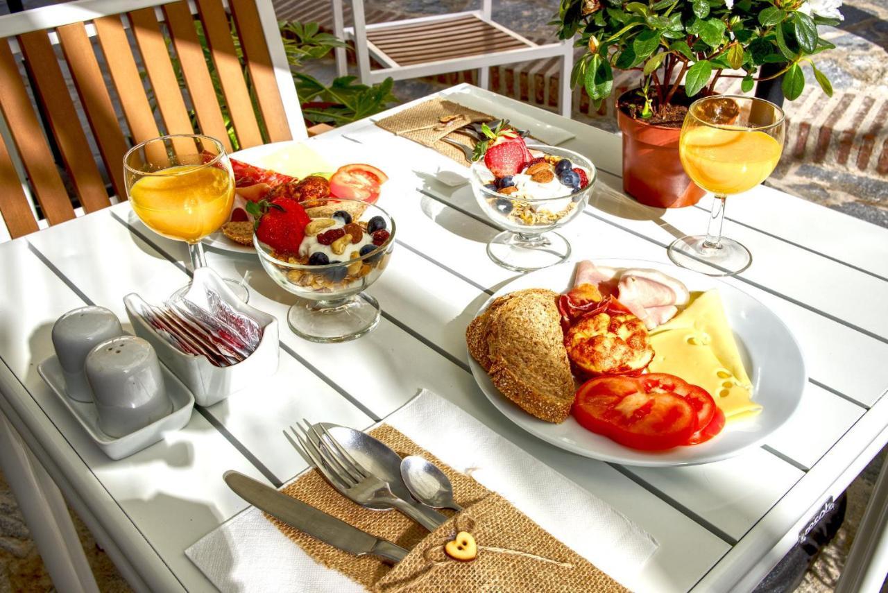 La Vieja Botica Bed & Breakfast Canillas de Aceituno Bagian luar foto