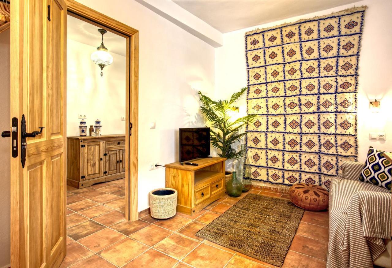La Vieja Botica Bed & Breakfast Canillas de Aceituno Bagian luar foto